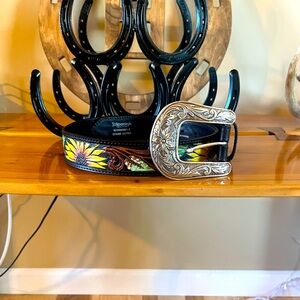 Women’s Nocona Tooled Leather Sunflower Belt